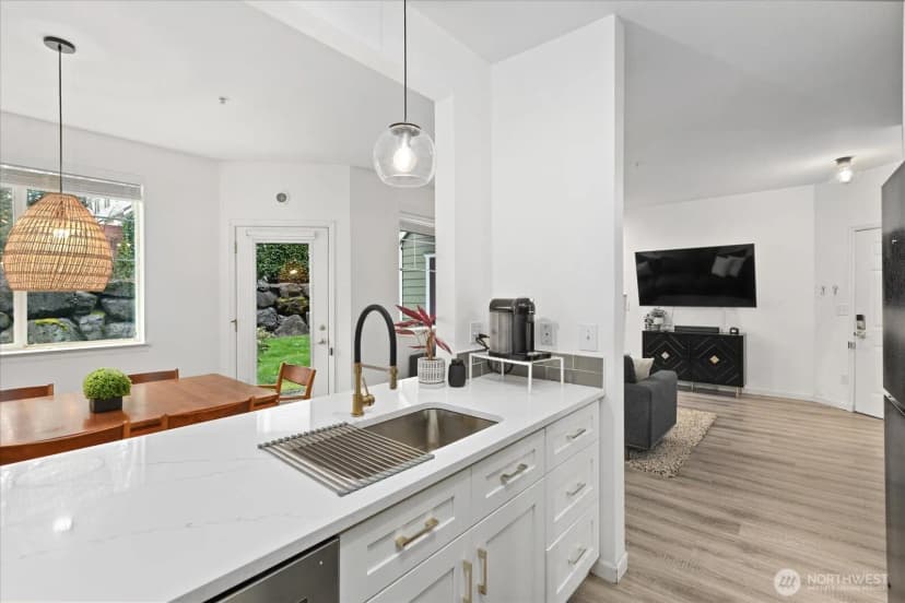 Property photo for 13000 Admiralty Way #d103, Everett photo 10