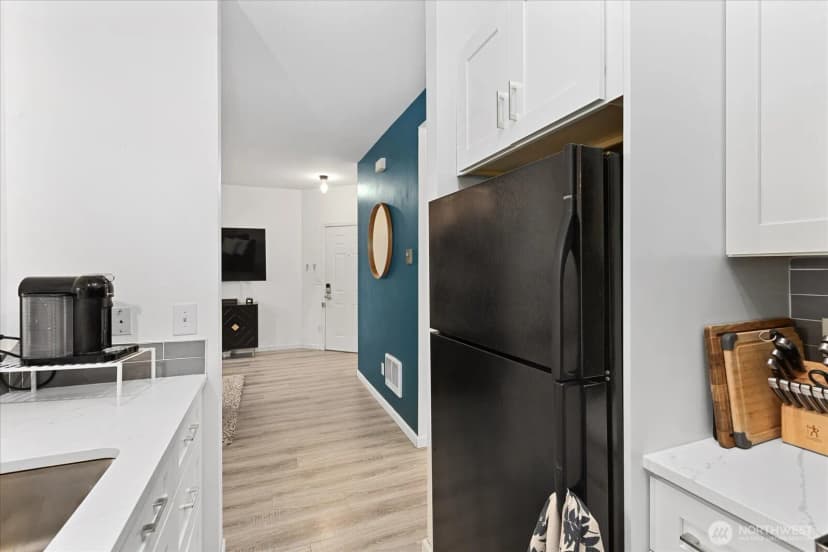Property photo for 13000 Admiralty Way #d103, Everett photo 11