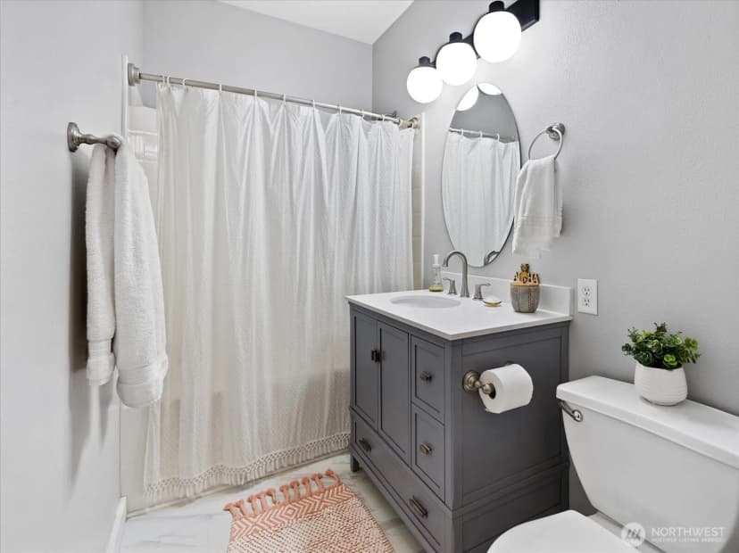 Property photo for 13000 Admiralty Way #d103, Everett photo 19