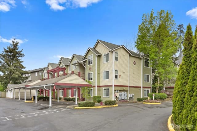 Property photo for 13000 Admiralty Way #d103, Everett photo 5
