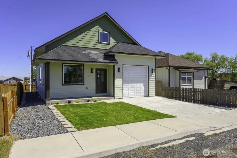 Property photo for 624 Aster Street S, Soap Lake photo 2