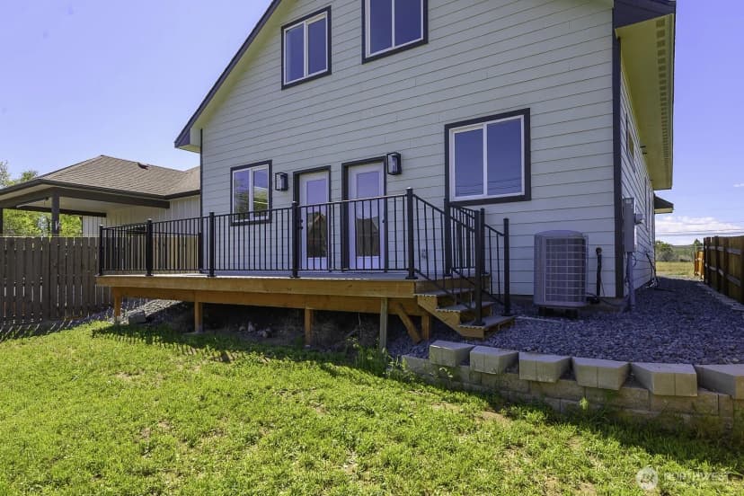 Property photo for 624 Aster Street S, Soap Lake photo 27