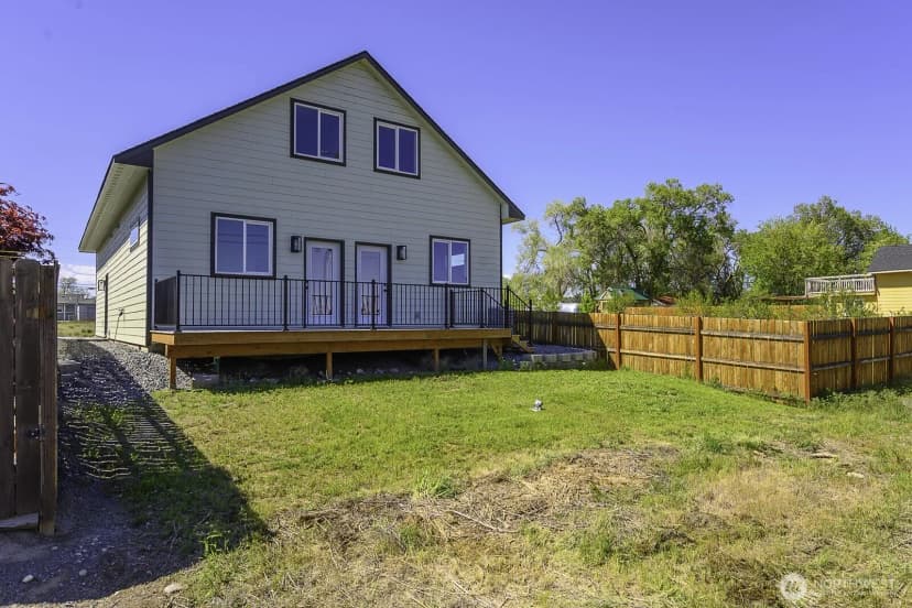 Property photo for 624 Aster Street S, Soap Lake photo 30