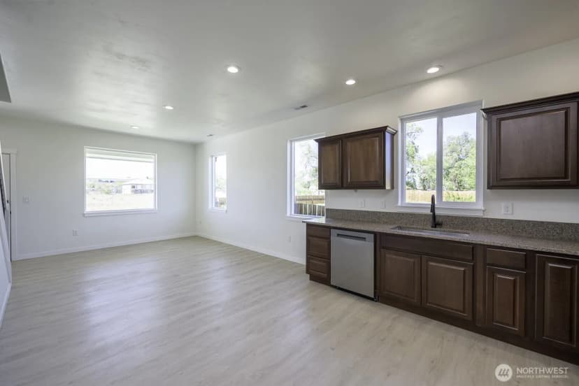 Property photo for 624 Aster Street S, Soap Lake photo 7