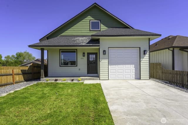 Property photo for 624 Aster Street S, Soap Lake