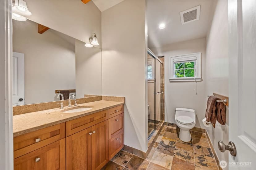 Property photo for 8246 E Mercer Way, Mercer Island photo 23