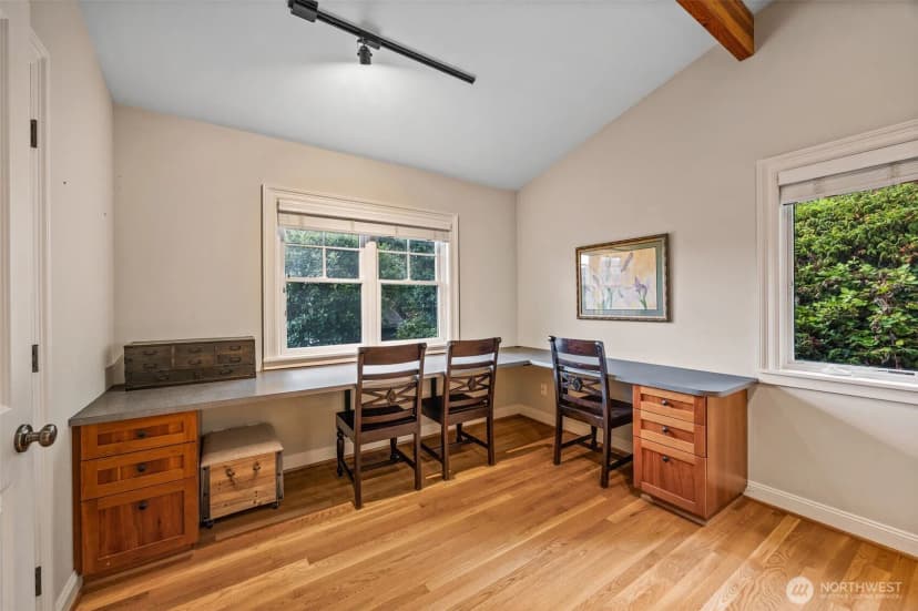 Property photo for 8246 E Mercer Way, Mercer Island photo 25