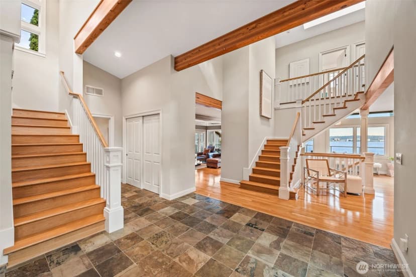 Property photo for 8246 E Mercer Way, Mercer Island photo 5
