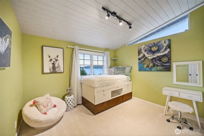 Property photo for 8246 E Mercer Way, Mercer Island photo 19