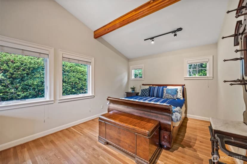 Property photo for 8246 E Mercer Way, Mercer Island photo 24