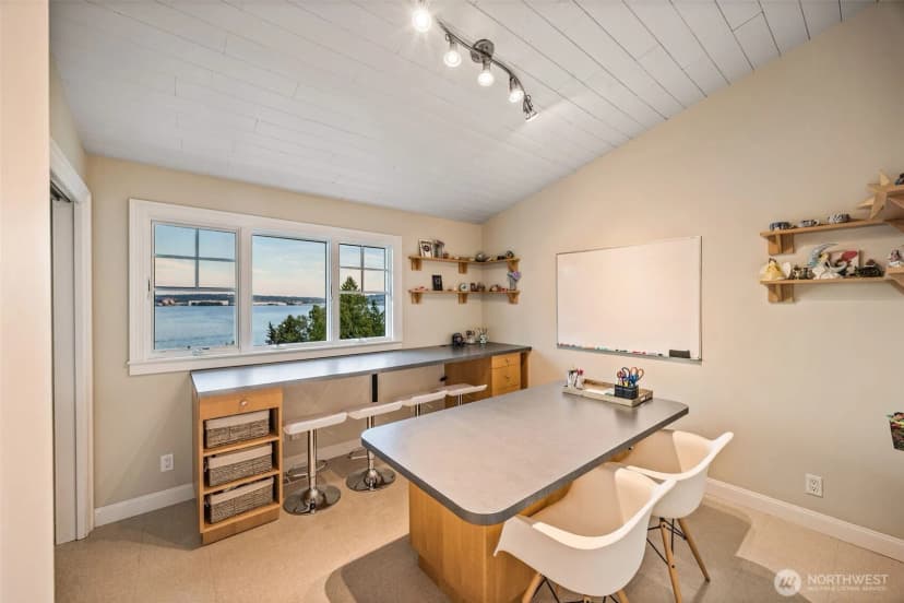 Property photo for 8246 E Mercer Way, Mercer Island photo 16
