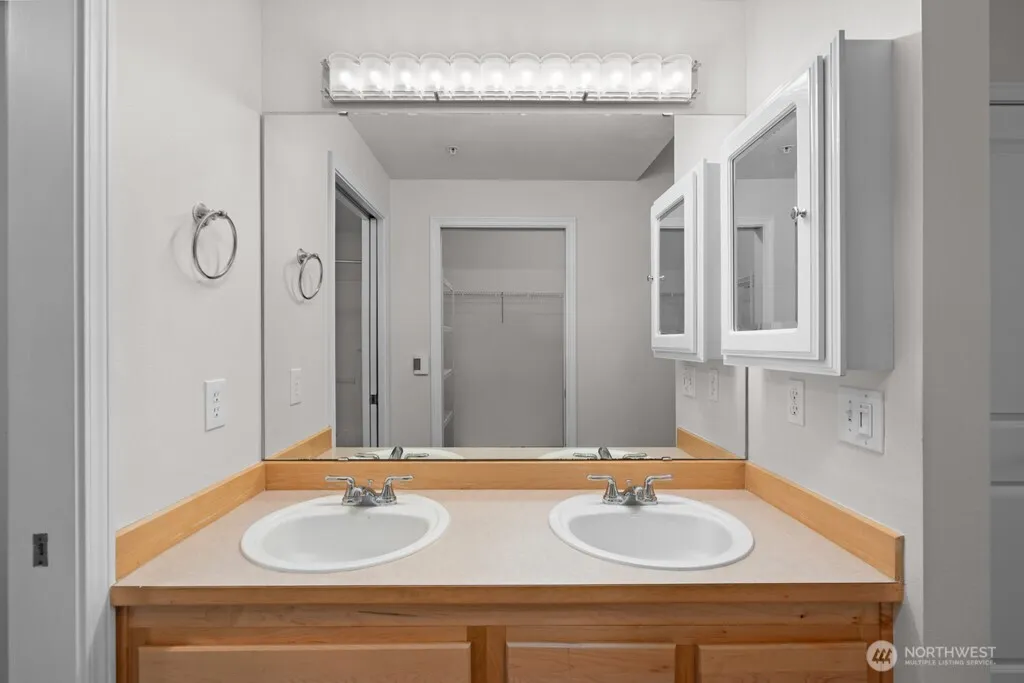 Property photo for 15325 Se 155th Place #x1, Renton photo 11