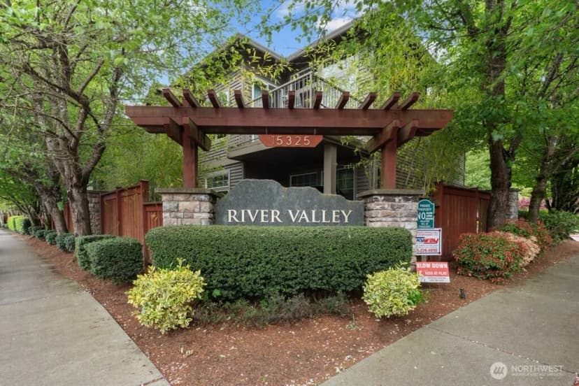 Property photo for 15325 Se 155th Place #x1, Renton photo 21