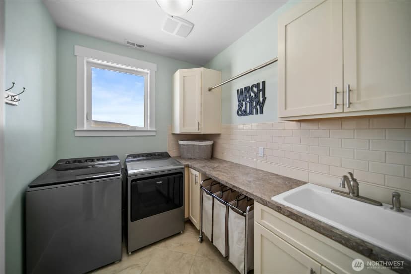 Property photo for 850 Autumn Crest Drive, Wenatchee photo 25