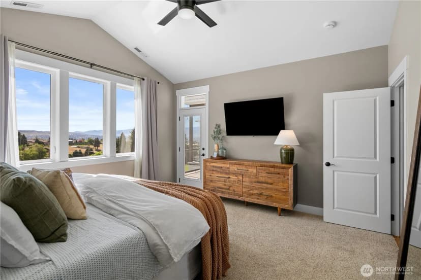 Property photo for 850 Autumn Crest Drive, Wenatchee photo 15