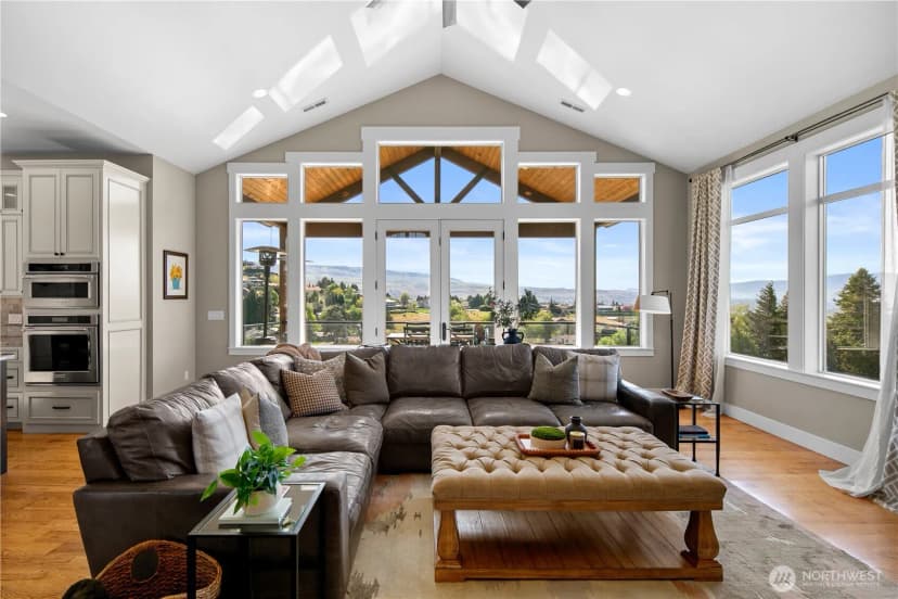 Property photo for 850 Autumn Crest Drive, Wenatchee photo 6