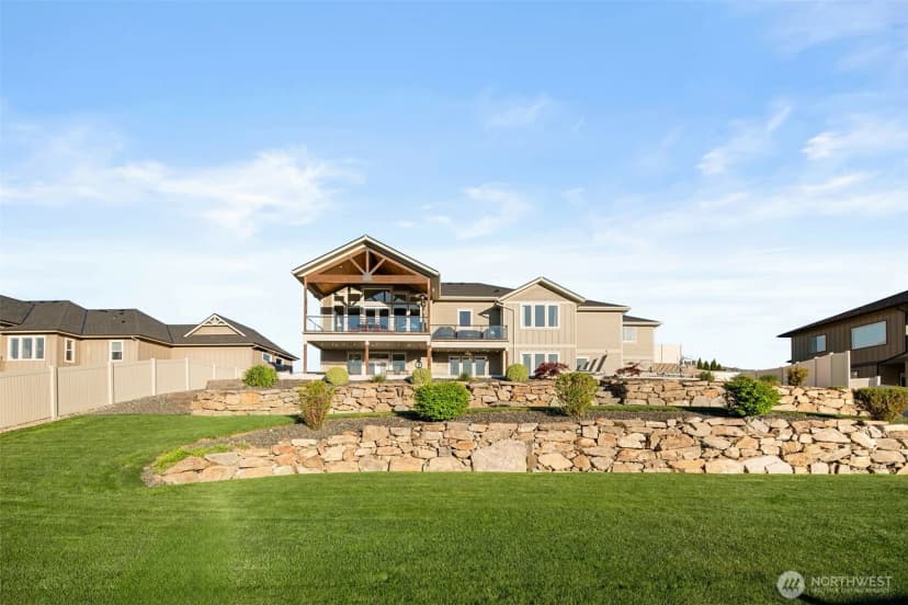 Property photo for 850 Autumn Crest Drive, Wenatchee photo 36