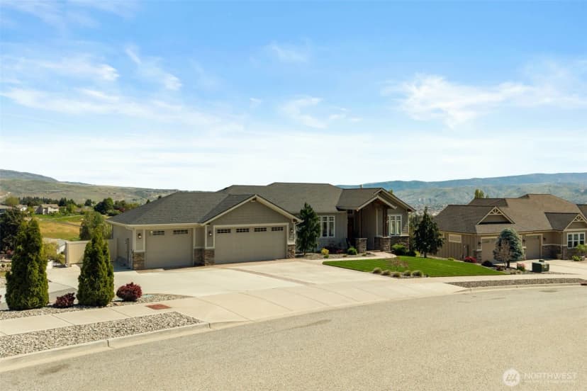 Property photo for 850 Autumn Crest Drive, Wenatchee photo 40