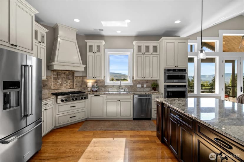 Property photo for 850 Autumn Crest Drive, Wenatchee photo 11