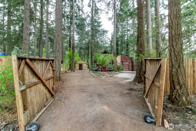 Property photo for 16900 Kalmia Court Se, Yelm photo 3