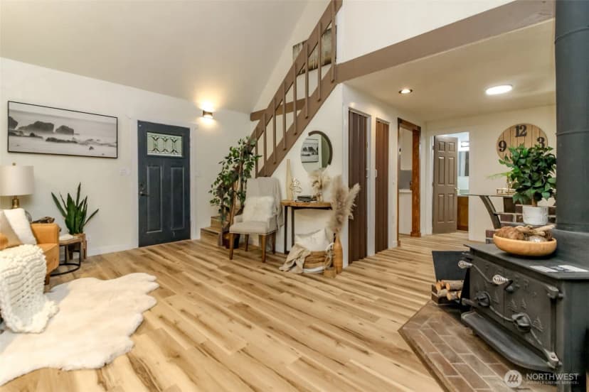Property photo for 16900 Kalmia Court Se, Yelm photo 4