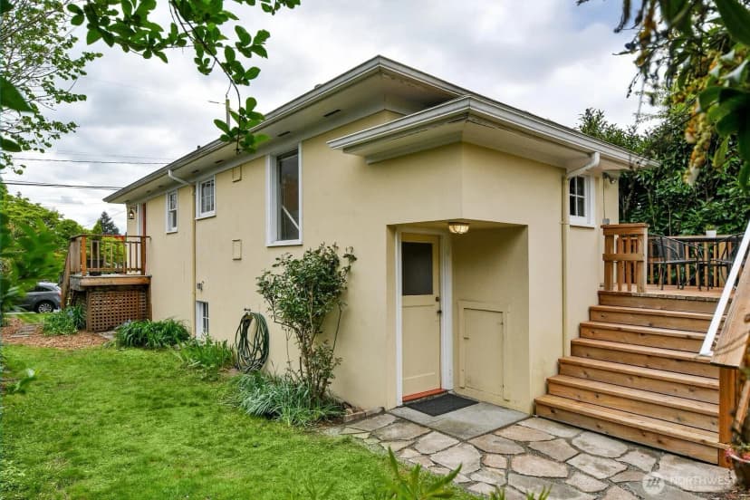 Property photo for 4008 Ne 56th Street, Seattle photo 17