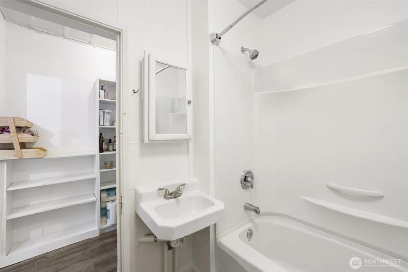 Property photo for 1128 State Avenue Ne, Olympia photo 12