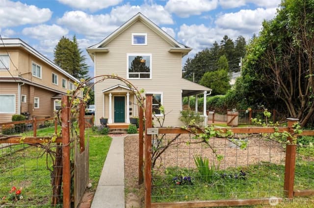Property photo for 1128 State Avenue Ne, Olympia photo 2
