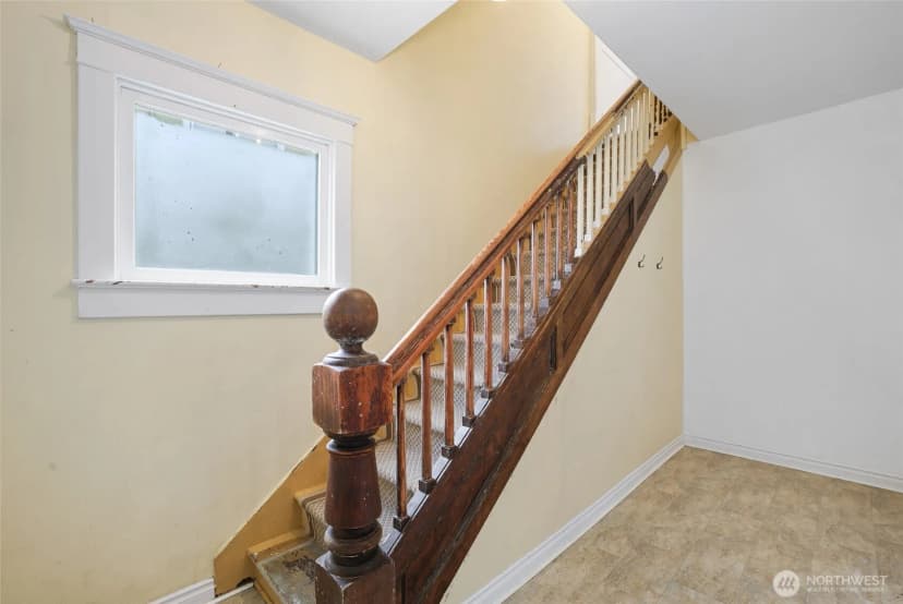 Property photo for 1128 State Avenue Ne, Olympia photo 17