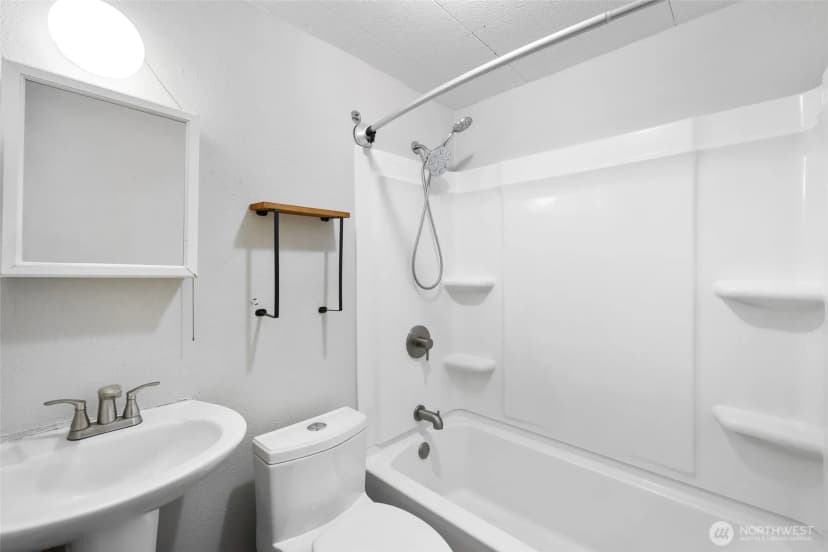 Property photo for 1128 State Avenue Ne, Olympia photo 20