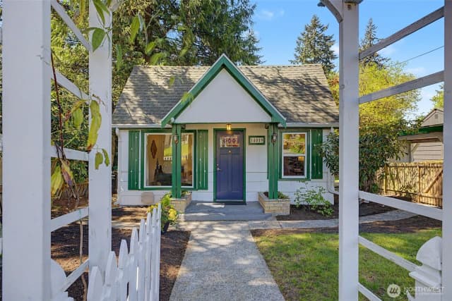 Property photo for 14019 23rd Avenue Ne, Seattle photo 2