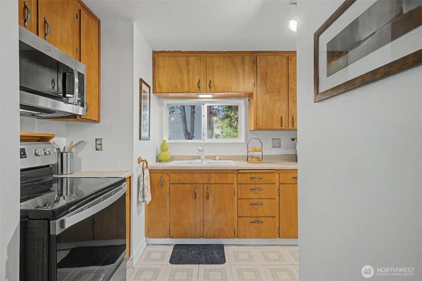 Property photo for 14019 23rd Avenue Ne, Seattle photo 11