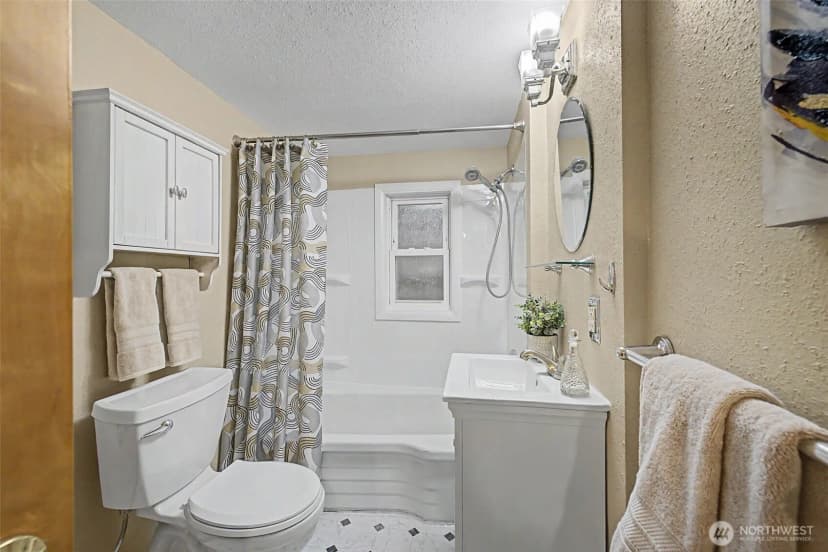 Property photo for 14019 23rd Avenue Ne, Seattle photo 15