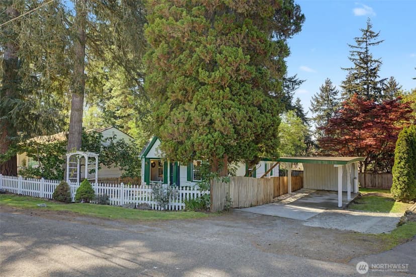 Property photo for 14019 23rd Avenue Ne, Seattle photo 4