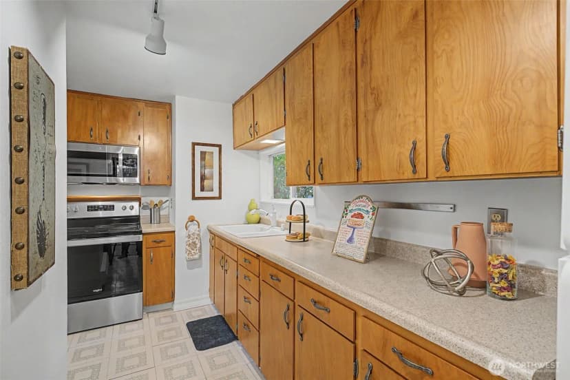 Property photo for 14019 23rd Avenue Ne, Seattle photo 13