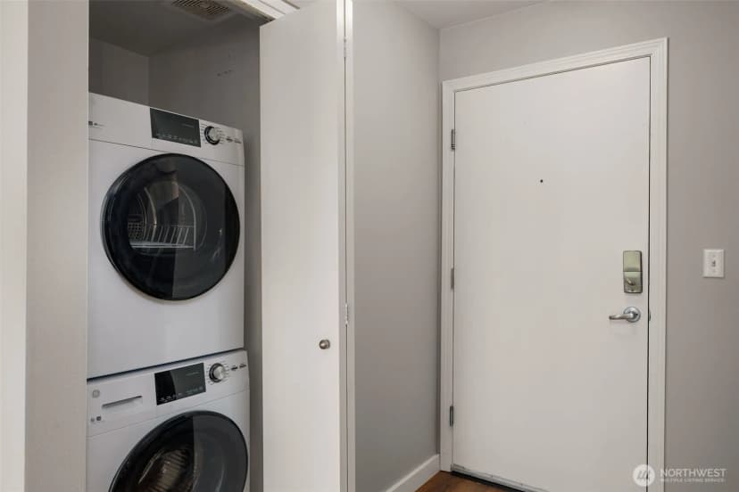 Property photo for 2901 S Jackson Street #404, Seattle photo 14