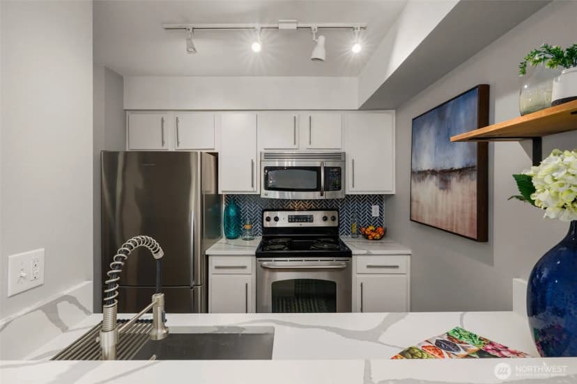 Property photo for 2901 S Jackson Street #404, Seattle photo 7