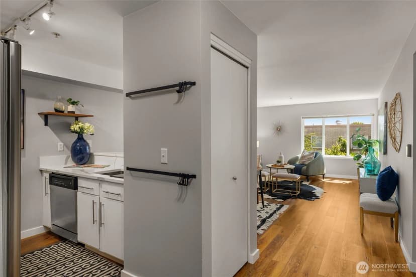 Property photo for 2901 S Jackson Street #404, Seattle photo 10