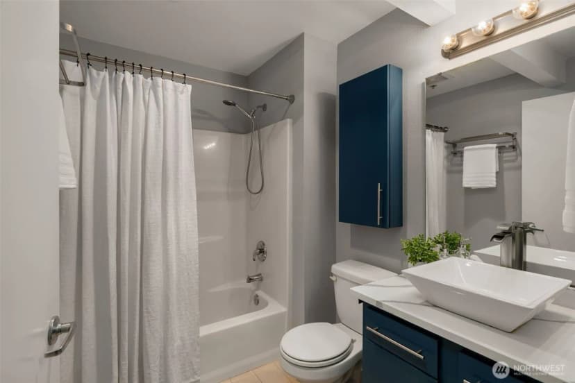 Property photo for 2901 S Jackson Street #404, Seattle photo 13