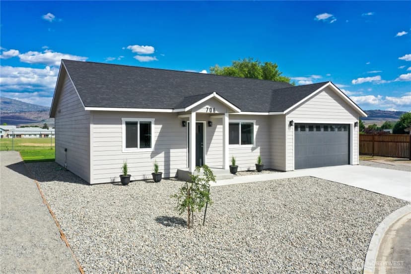 Property photo for 706 Petra Court, Omak photo 2