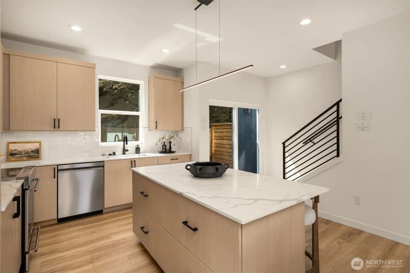 Property photo for 2649 A Nw 63rd St, Seattle photo 10