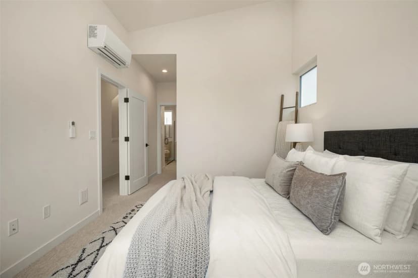 Property photo for 2649 A Nw 63rd St, Seattle photo 16