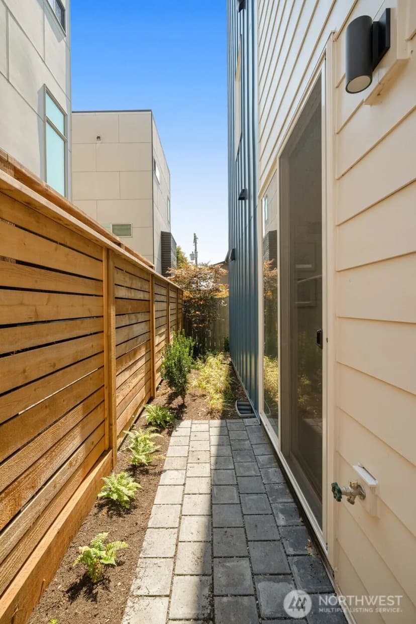 Property photo for 2649 A Nw 63rd St, Seattle photo 24