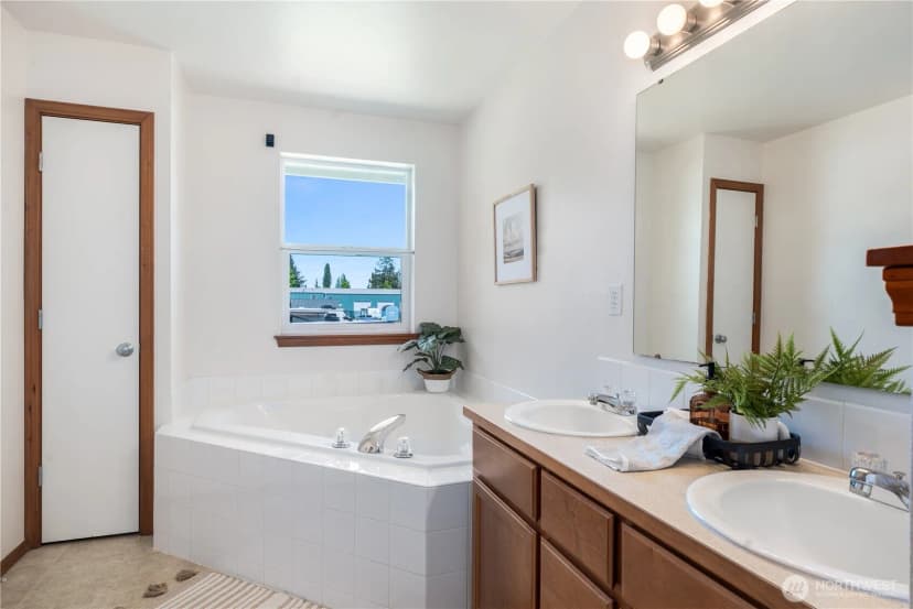 Property photo for 21404 104th Court E, Bonney Lake photo 18