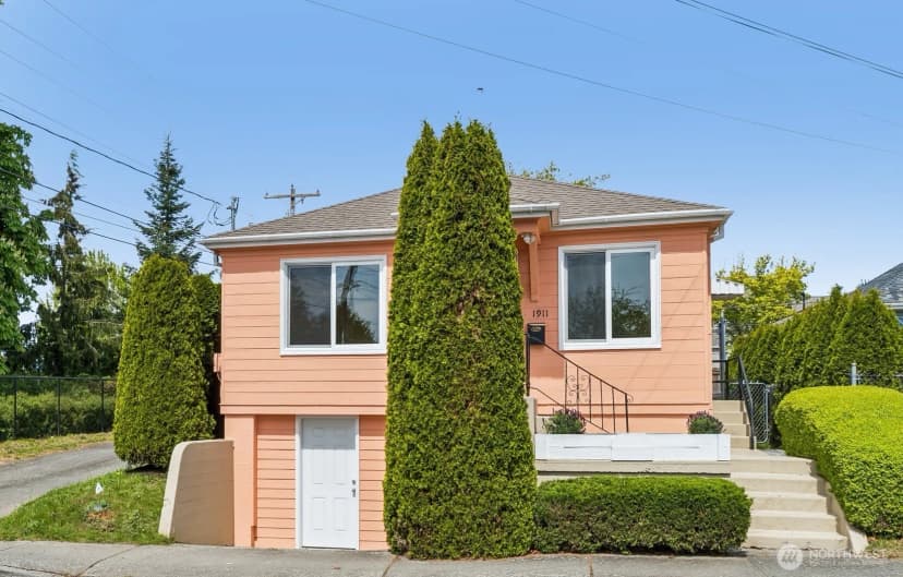 Property photo for 1911 13th Street, Everett