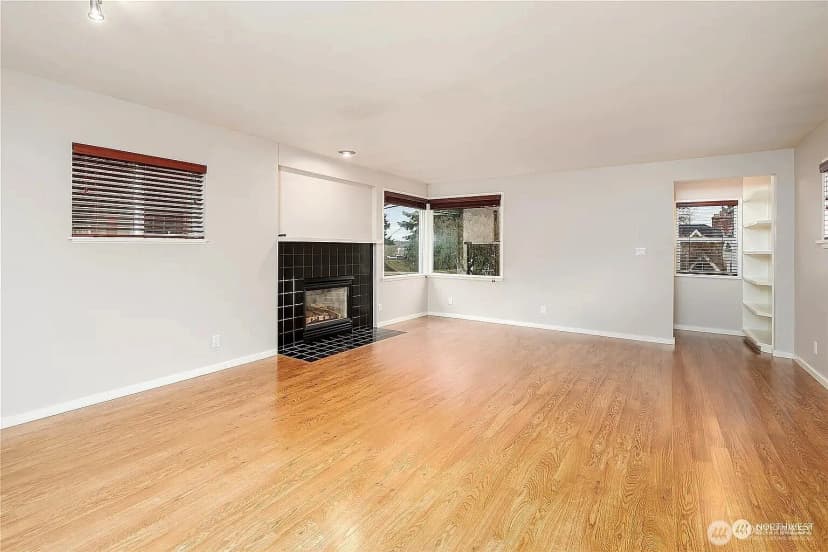 Property photo for 311 Ne 95th St, Seattle photo 9