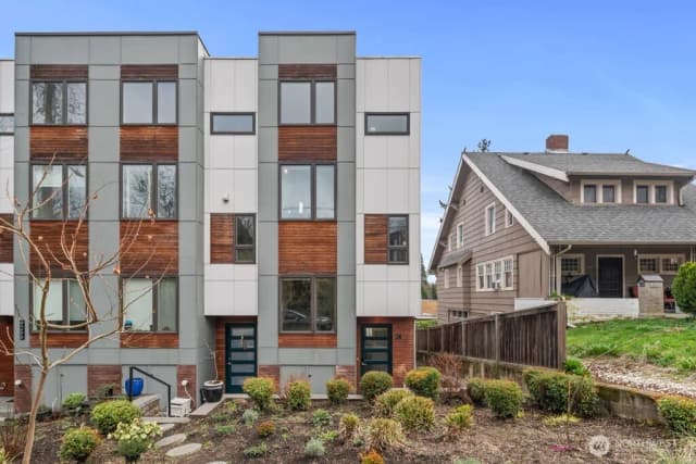 Property photo for 9266 50th Avenue S #c, Seattle photo 3
