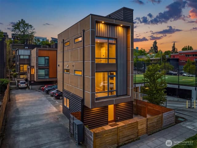 Property photo for 1761 20th Avenue S, Seattle photo 4