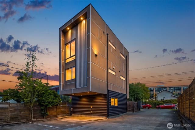 Property photo for 1761 20th Avenue S, Seattle photo 2