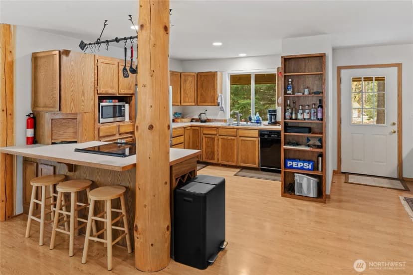 Property photo for 181 Cozy Lane, Ronald photo 14
